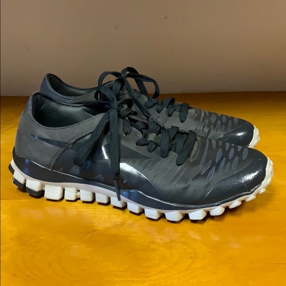 Reebok RealFlex Women’s Black/Gray Sneakers 9.5 US